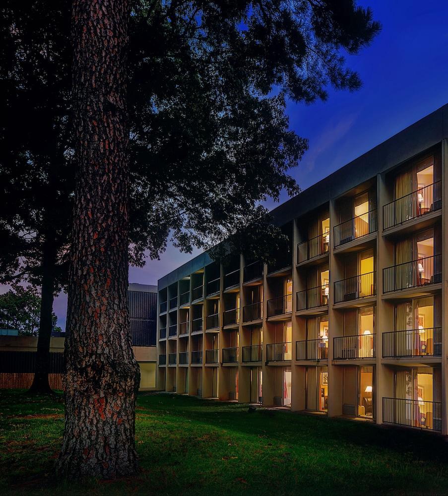 Historic Whispering Woods Hotel & Conference Center Олів-Бранч Екстер'єр фото